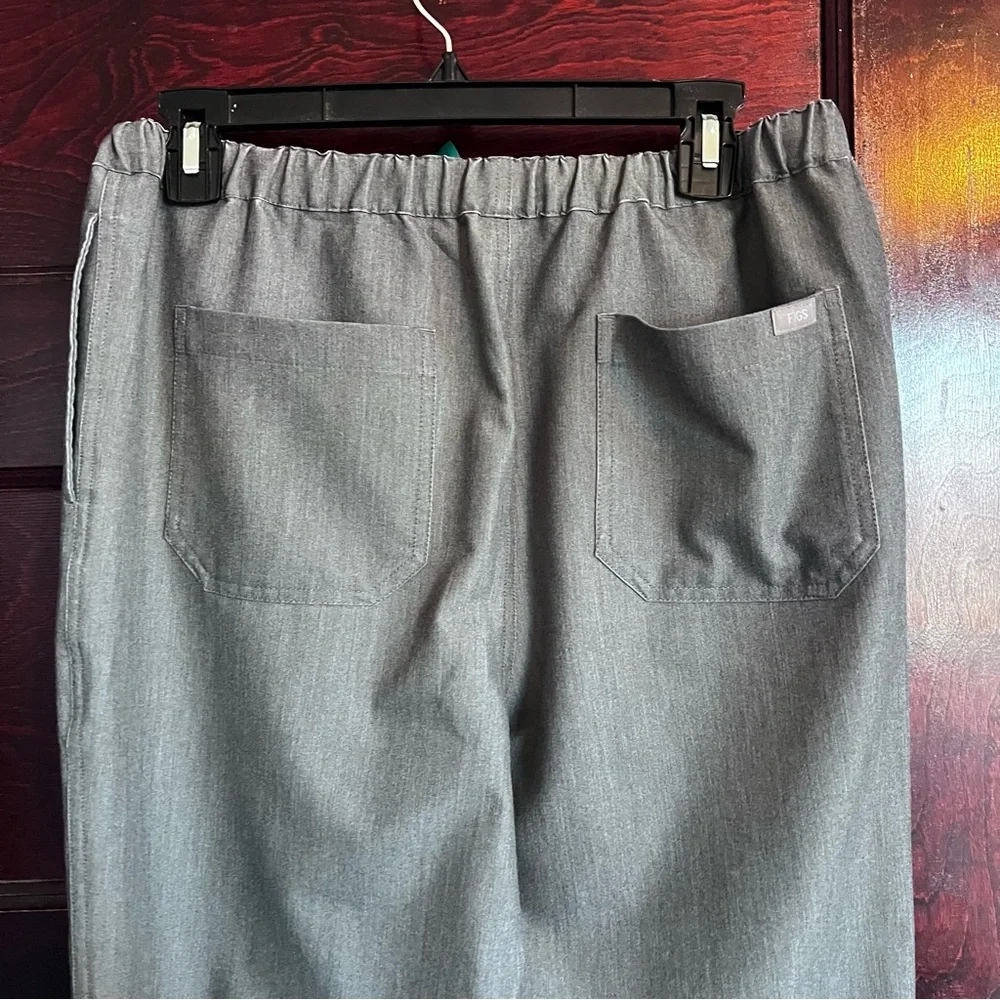 EUC Figs Pisco Scrub Pants in Gray size M